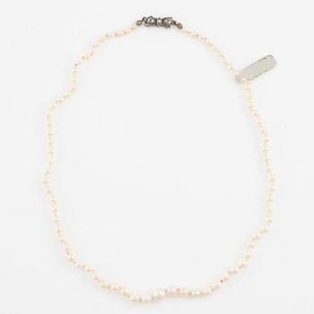 Pearl necklace, three pieces, cultured pearls, clasp silver, one missing clasp.