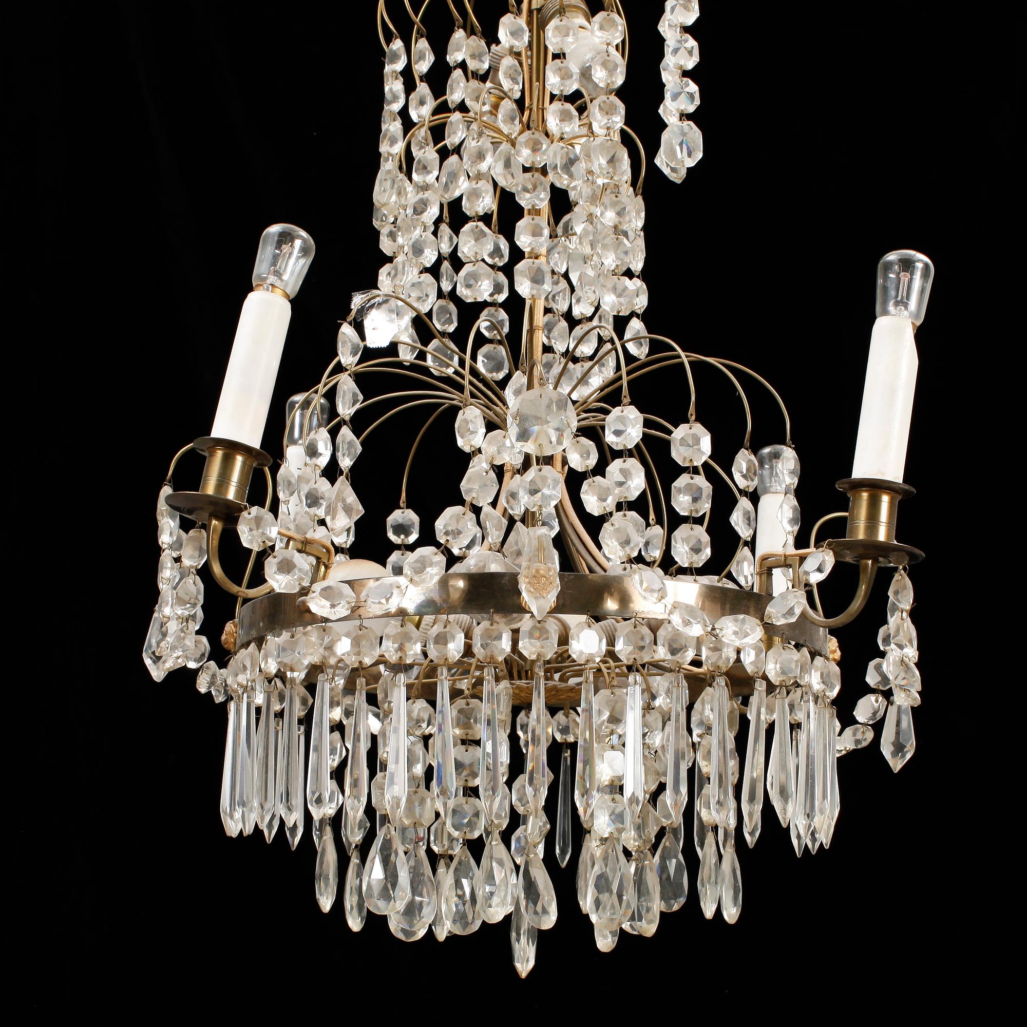LJUSKRONA, gustaviansk stil, 1800-tal. Höjd: 60 cm.