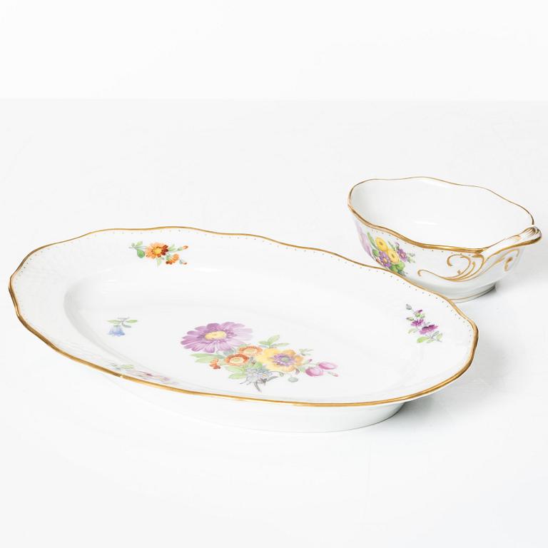 Royal Copenhagen, a 33-piece dinner service, 'Saxon Flower', Denmark.