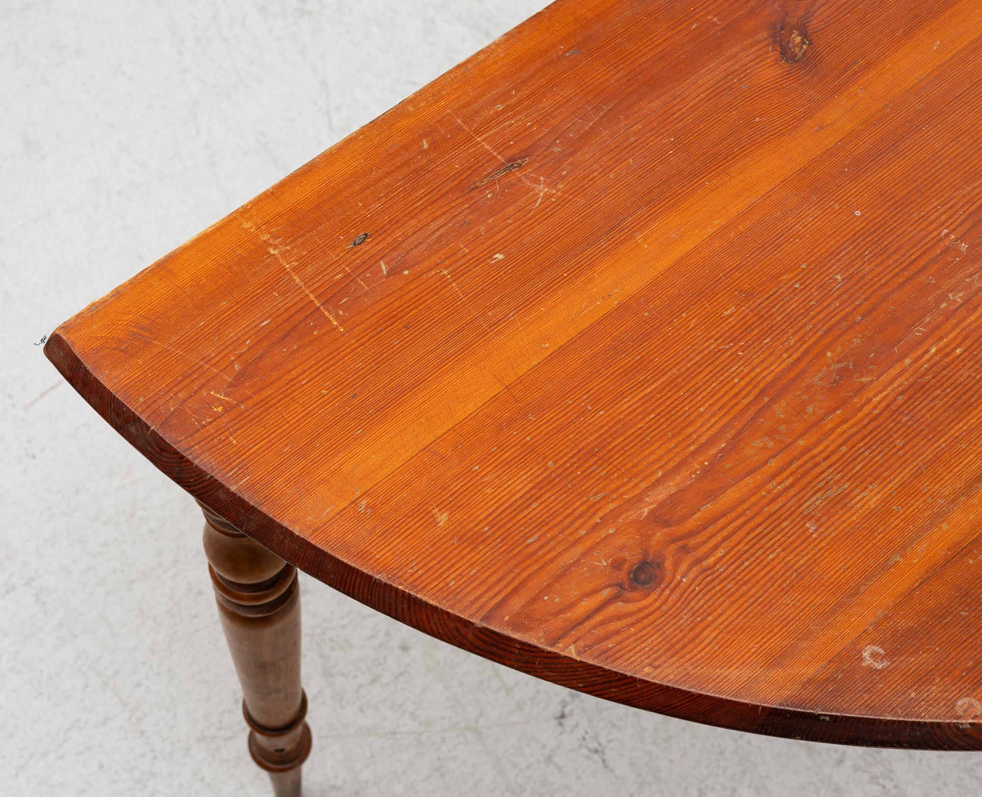 Dining table, late 19th century.