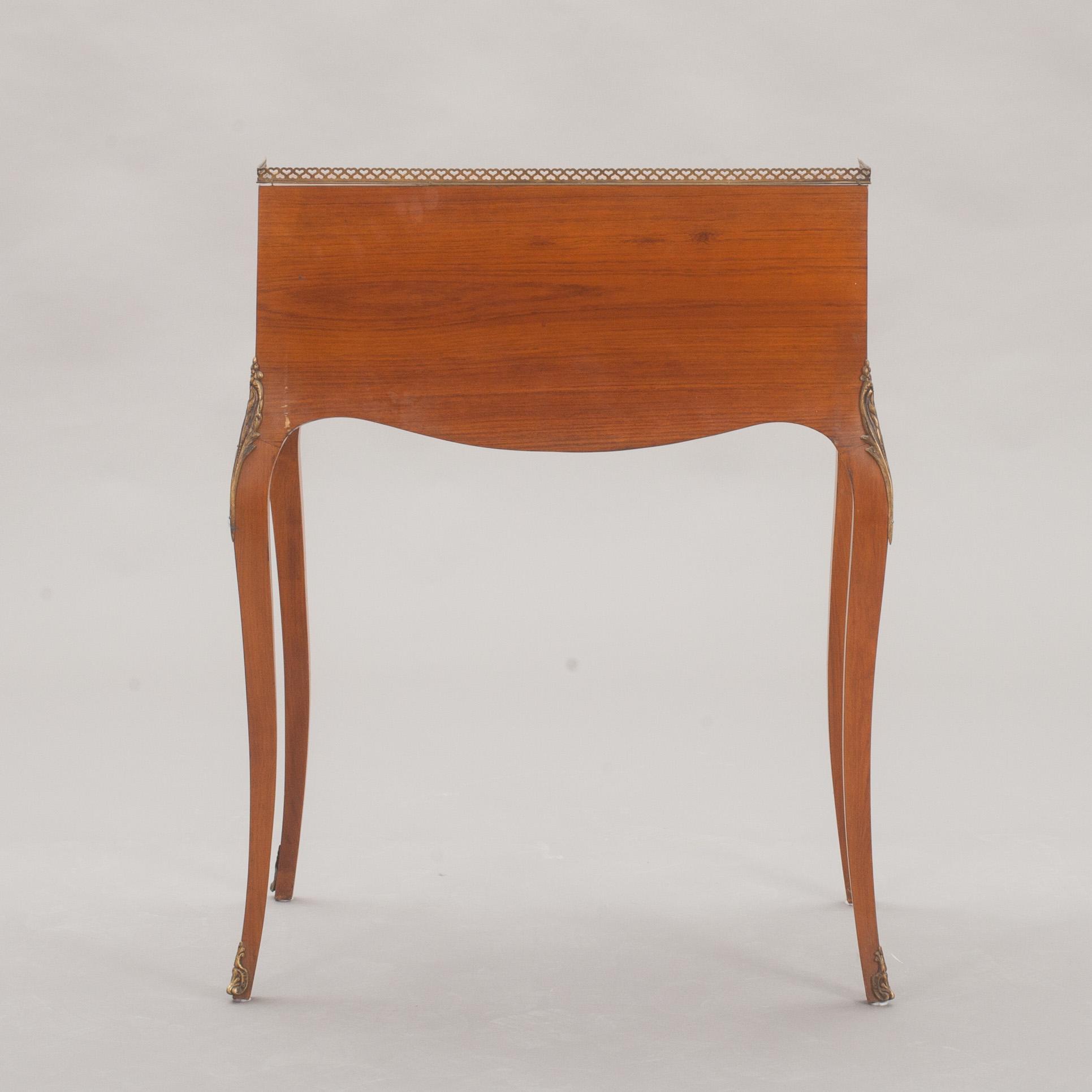 POUDREUSE, rokokostil. 1900-tal.