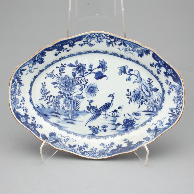 STEKFAT, porslin, Kina, Qing dynastin Qianlong, (1735-1796).
