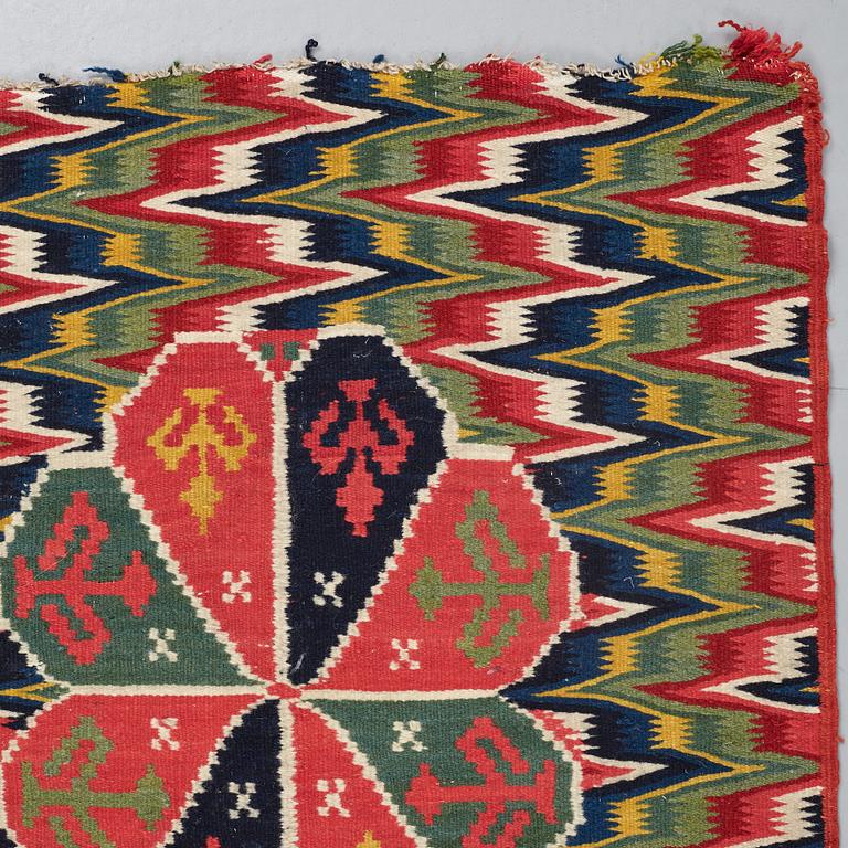 ÅKDYNA (agedyna), "Tre rosetter", rölakan, ca 47,5 x 120  cm, signerad och daterad HMD 1815, sydvästra Skåne.