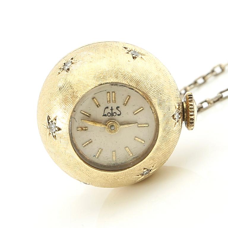 Pendant with Lotos 14K gold clock and round single-cut diamonds.