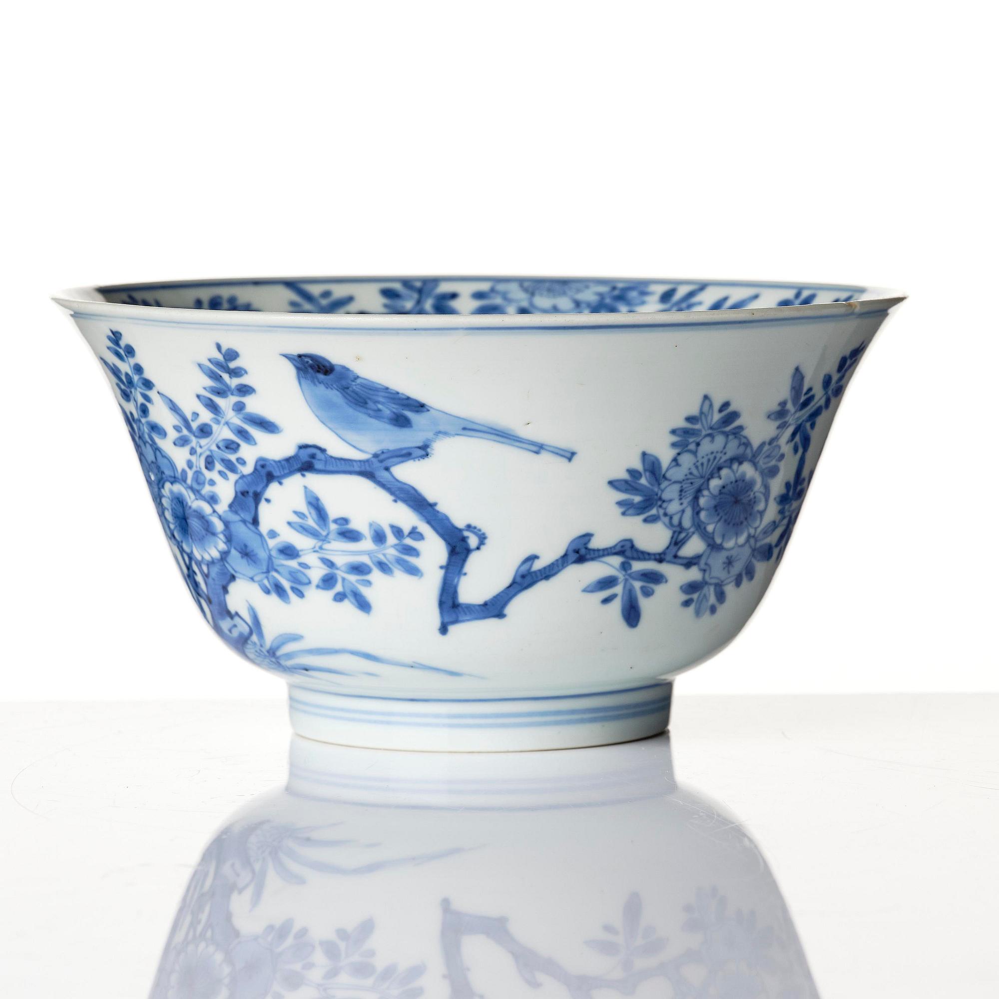 A blue and white 'landscape' bowl, Qing dynasty, Kangxi (1662-1722).