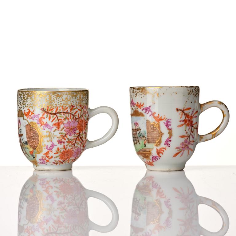 A pair of famille rose cups with saucers, Qing dynasty, Qianlong (1736-95).