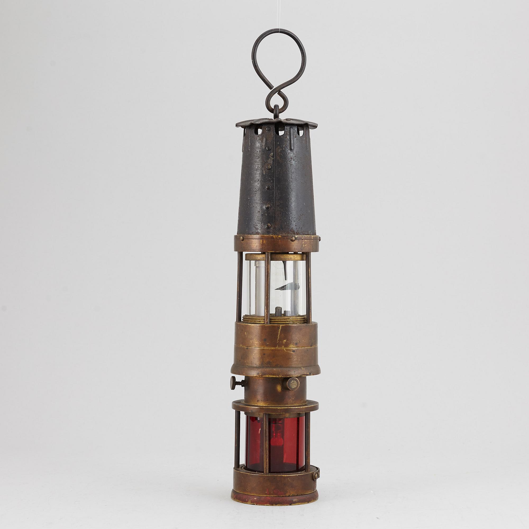 A miners lantern "Spiralarm", England, 20th Century.