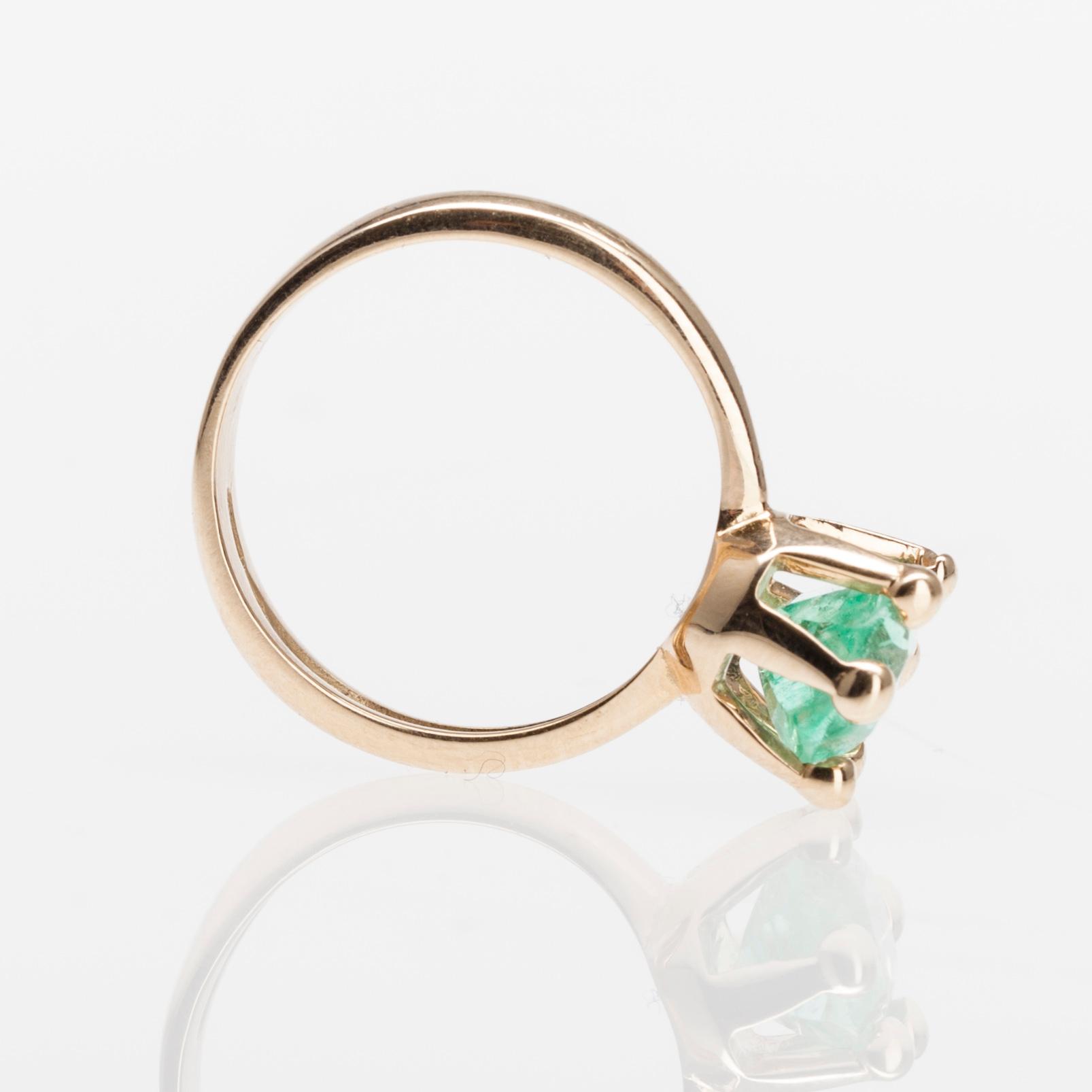 RING, 14K guld, smaragd ca 2,40 ct, Aura, Tallin, 2000-tal.
