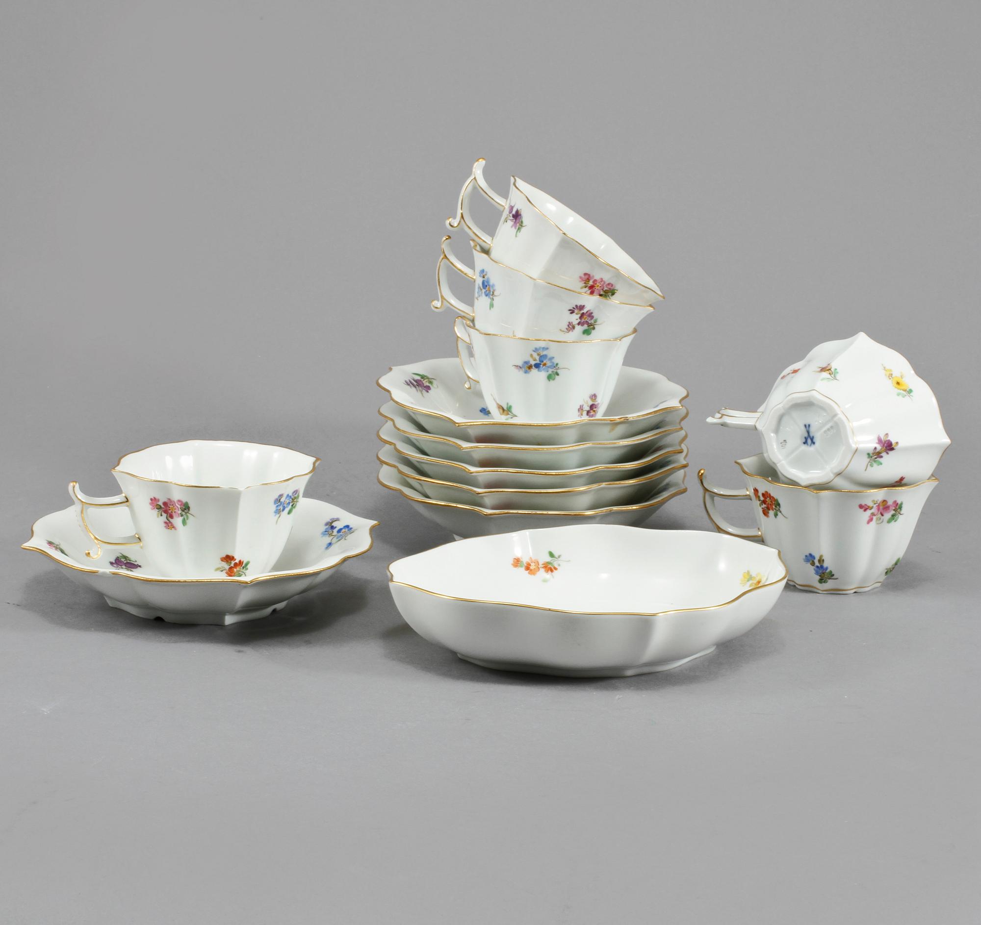 SERVISDELAR, 7 st, rokokostil, Meissen, 1900-tal.