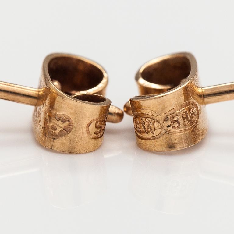 Liisa Vitali, Two pairs of "Kevät" earrings made of 14K gold. Westerback, Helsinki 1969 and 1971.