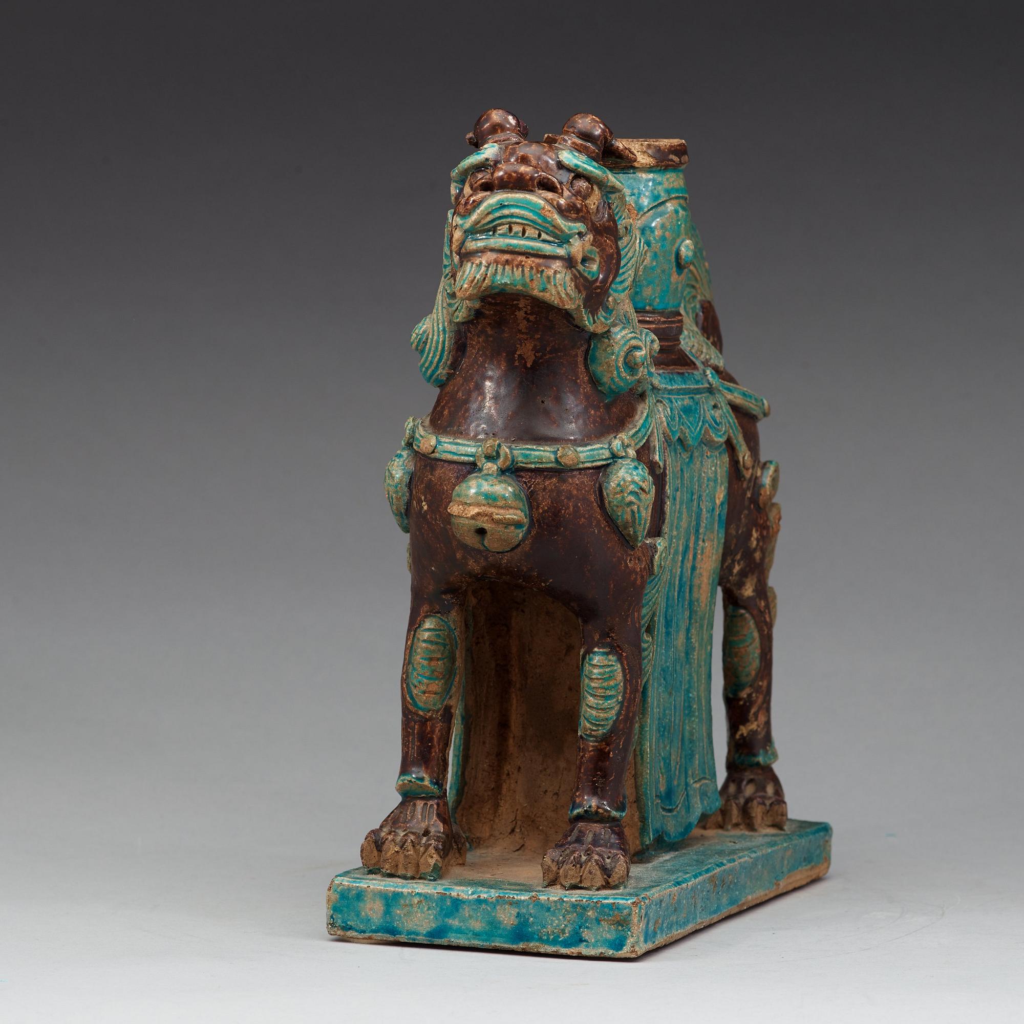 FIGURIN, keramik. Sen Mingdynasti (1368-1644).