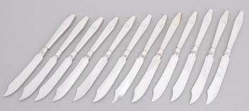 VILLE (WILHELM) PORTHAN, A set of 12 fruit knives, Vyborg 1914. In original box.