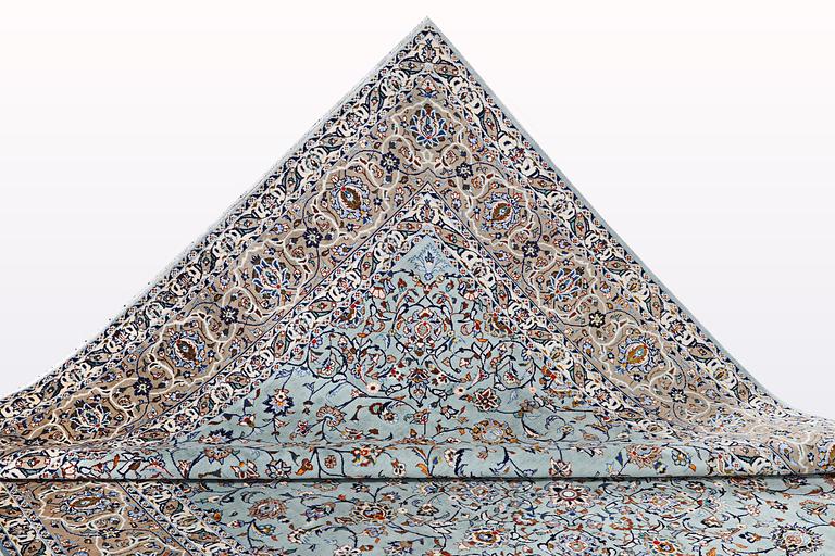 Matta, Keshan, ca 441 x 290 cm.