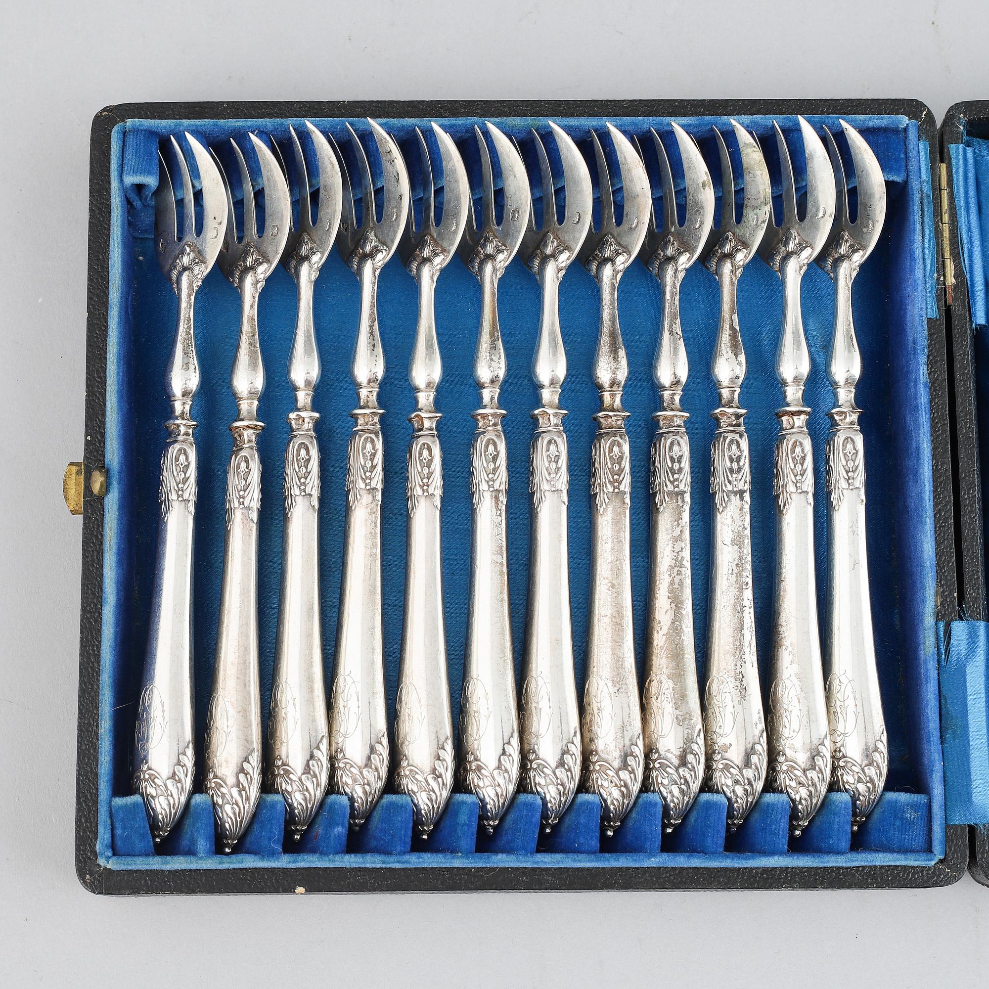 Ostrongafflar, 12 st, silver, Paris 1800-talets andra hälft.