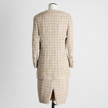 Chanel, suit, two-piece, vintage. Size Fr 36.