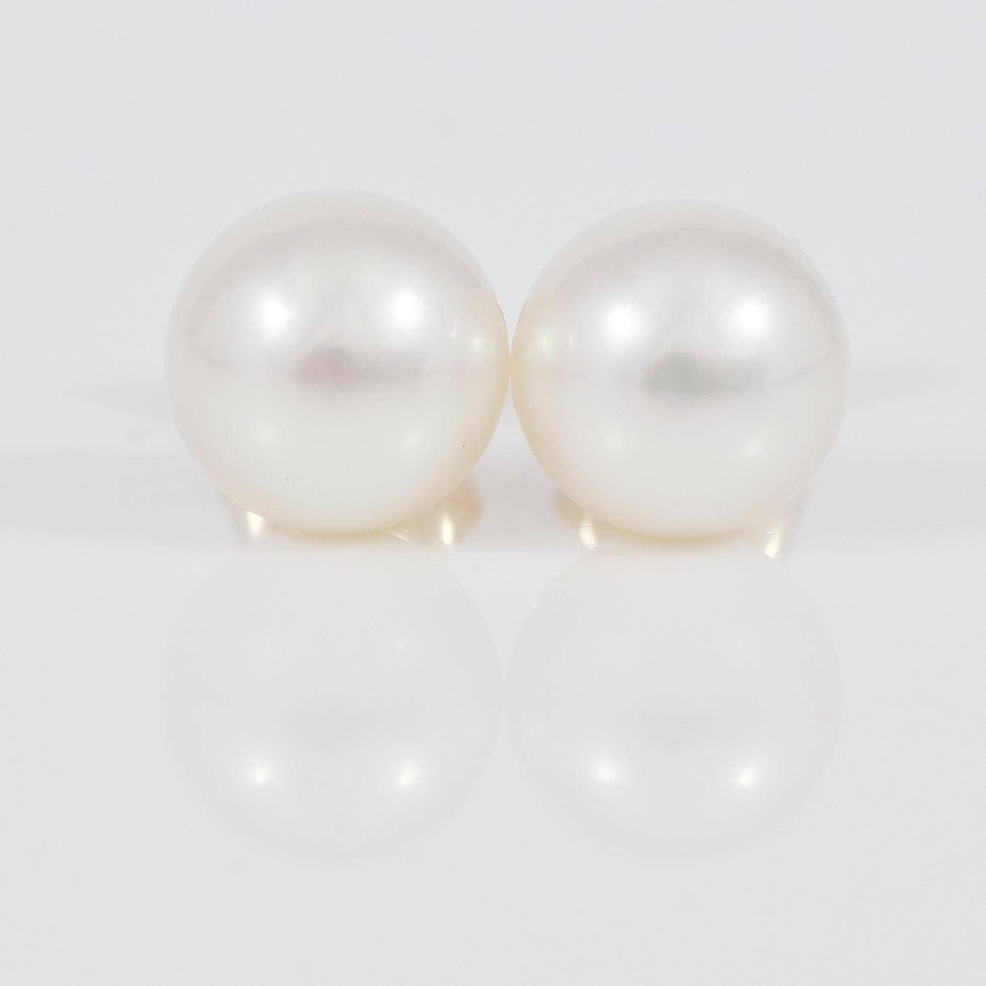 ÖRHÄNGEN, 1 par, vittonade odlade pärlor.