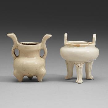 338. Two porcelain tripod censers, Qing dynasty, Kangxi (1662-1722).