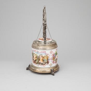 CIGARETT/SPELDOSA, vit metall och porslin, Italien, 1900-talets mitt.