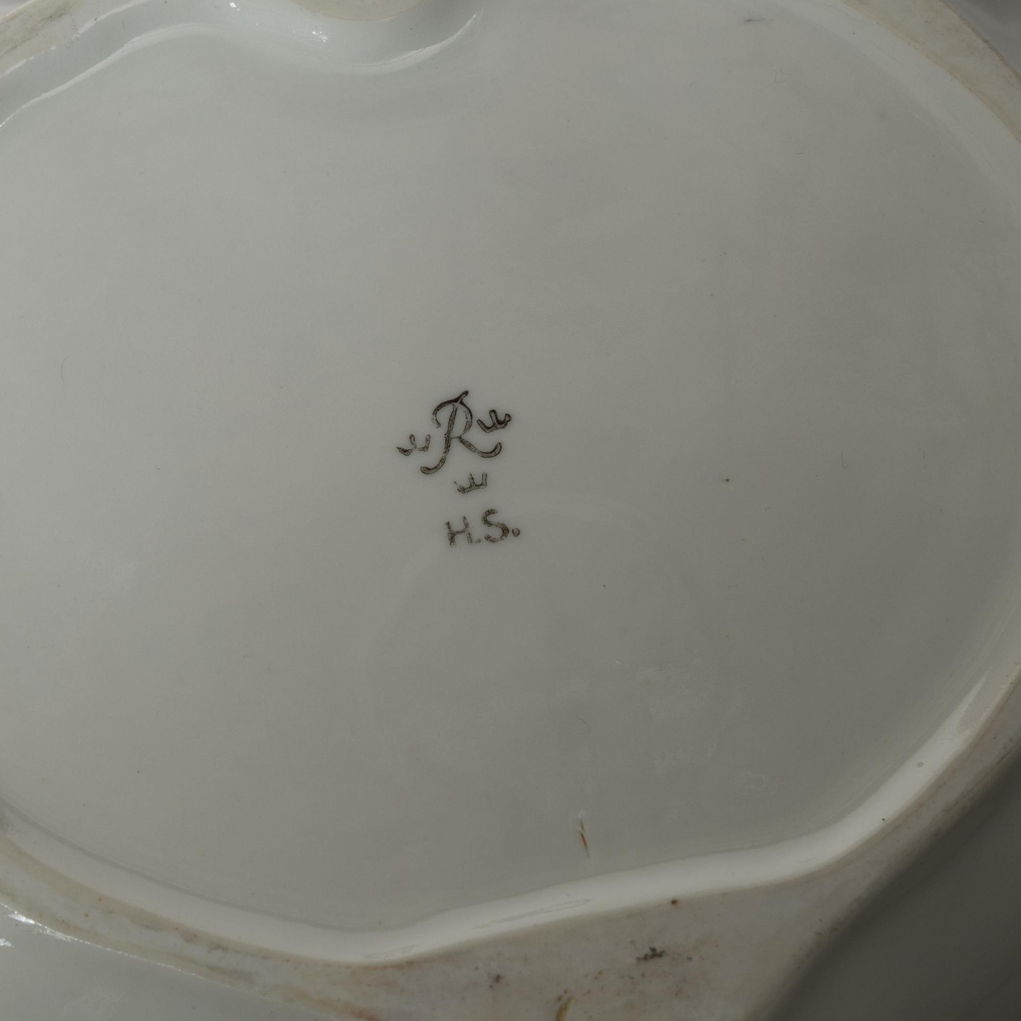 Harald Salomon, Figurines and bowls, 5 pieces, porcelain, Rörstrand.