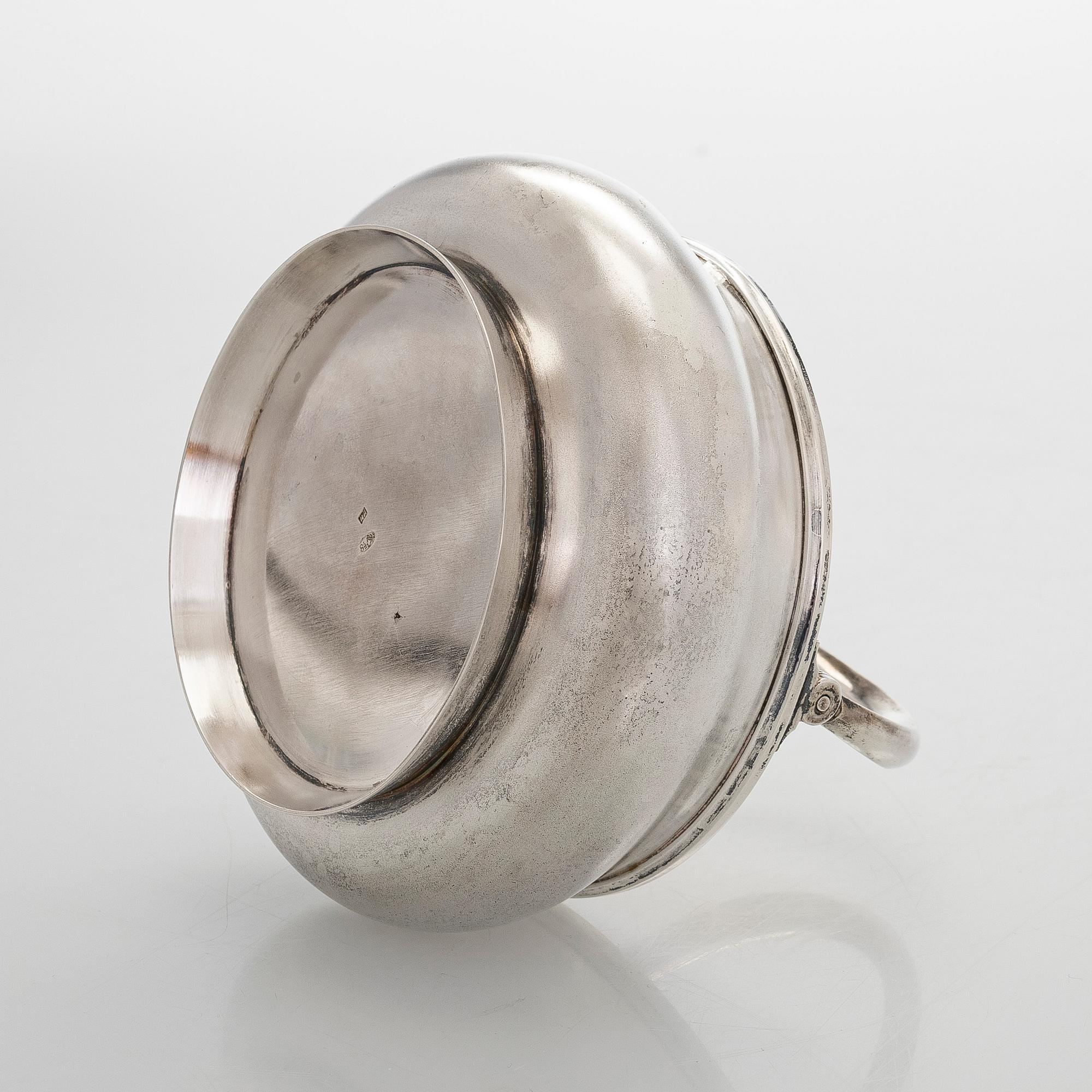 A parcel-gilt silver bowl, Russia, early 1900s.