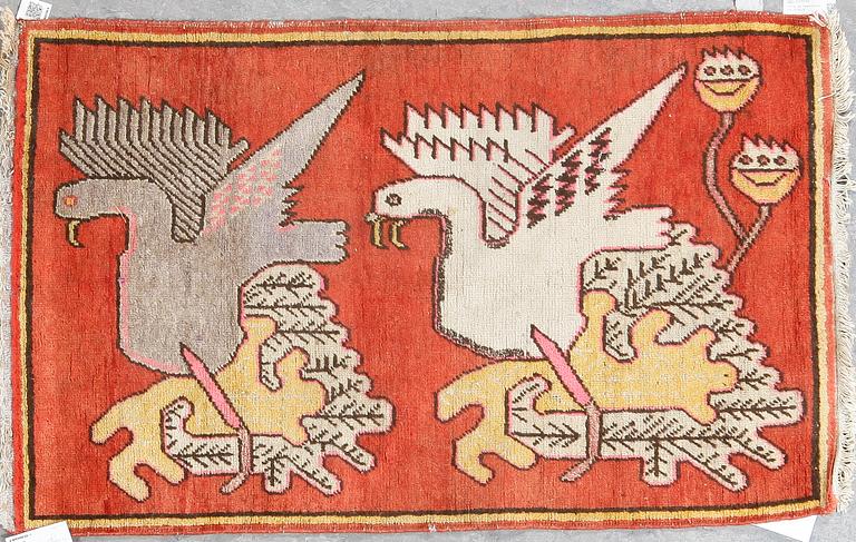 MATTA, old, figural Khotan, Kina, ca 121x75.