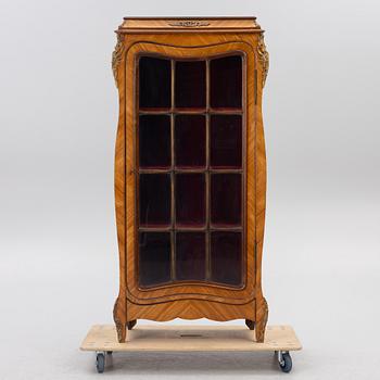 Display cabinet, second half of the 19th century.