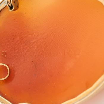 14K gold and carved  shell cameo brooch/pendant.