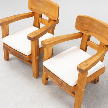 Stig Sandqvist, a pair of pine armchairs, Vemdalia, Sweden, second half of the 20th century.