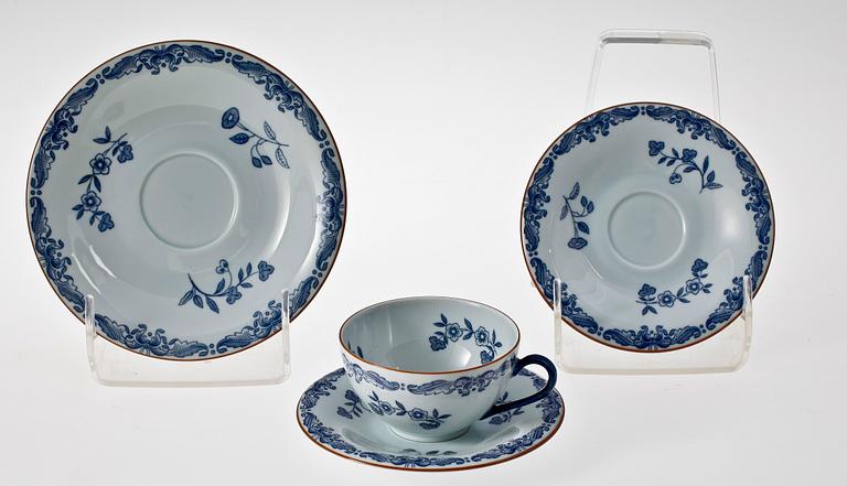 MAT- TE- SAMT KAFFESERVISDELAR, 97 st, porslin, "Ostindia", Rörstrand.