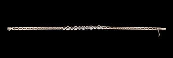ARMBAND, 18 k vitguld, 11 briljantslipade diamanter tot ca 2.14 ct.