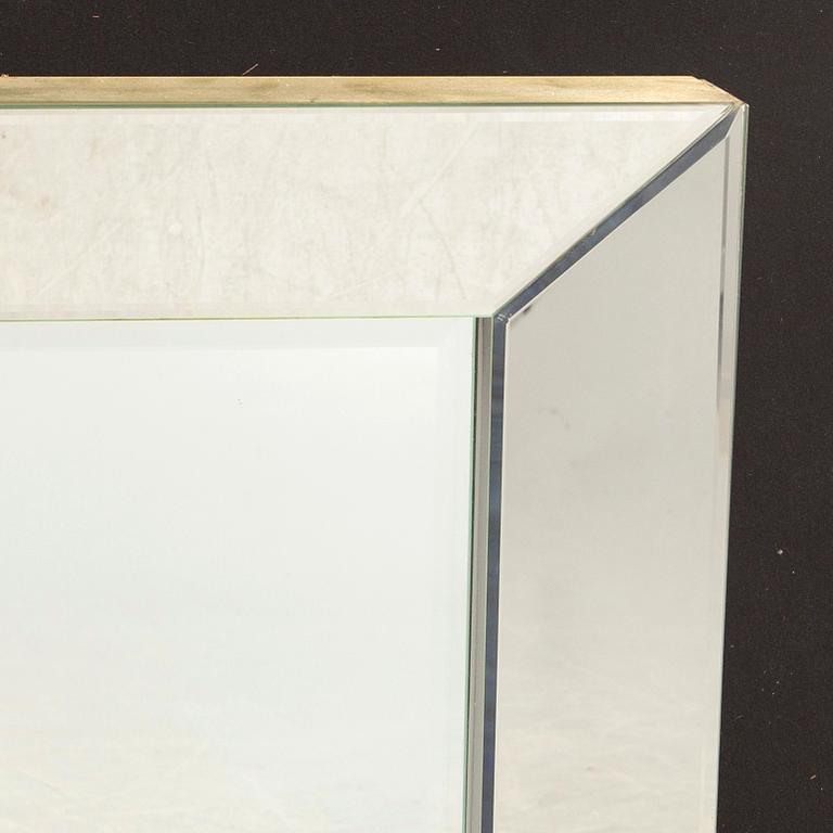 Spegel sent 1900tal.