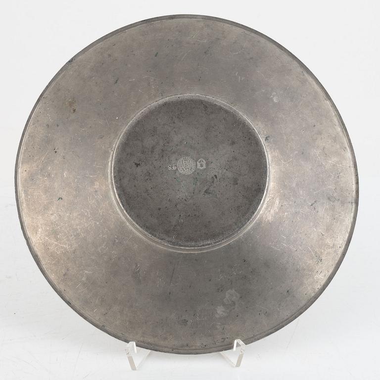 Firma Svenskt Tenn, a pewter dish, Stockholm 1932.