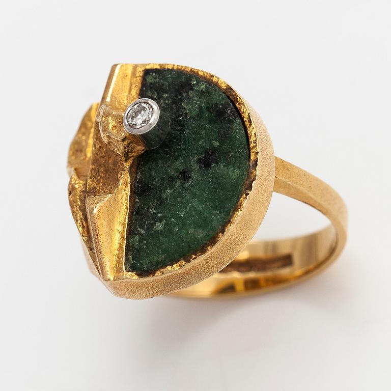 Björn Weckström, an 18K gold ring 'Quebec' with a ca 0.05 ct diamond and a zoisite for Lapponia 1977.