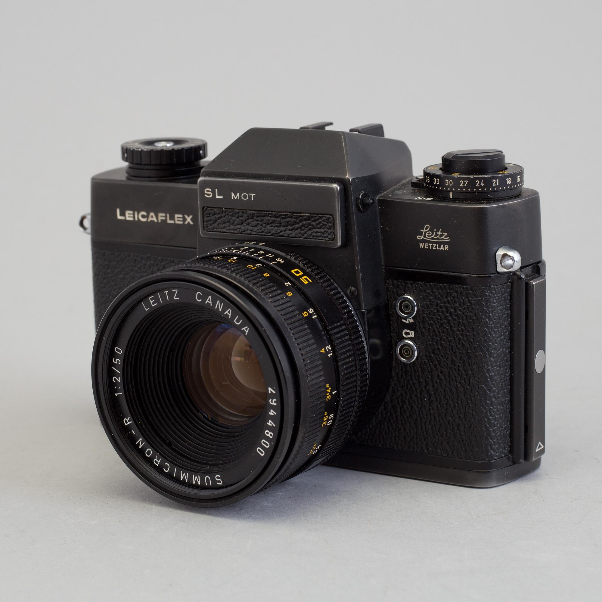 A black body LEICAFLEX SL MOT no 1342037 from 1973 with a black