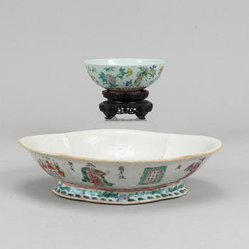 Two Chinese famille rose bowls, late Qing dynasty.