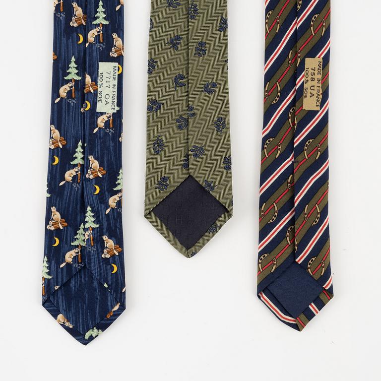 Hermès, three silk ties.