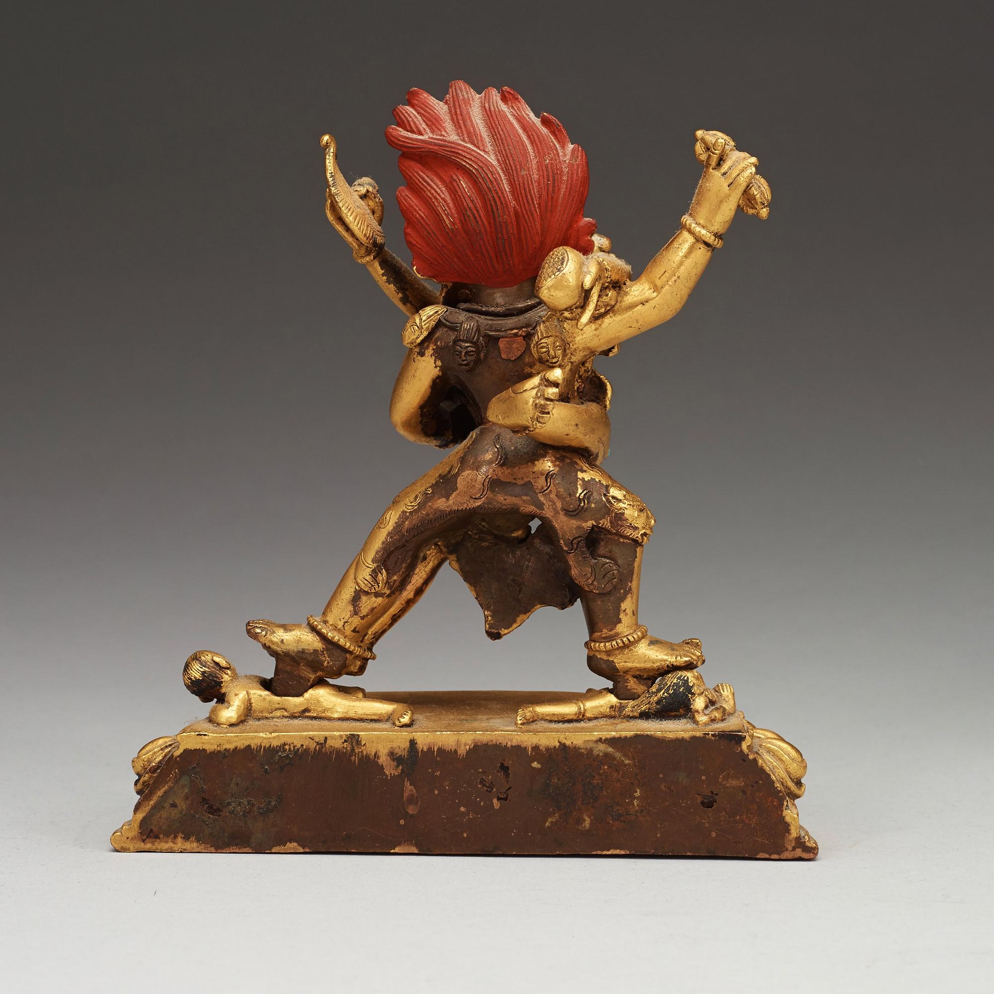 VAJRAPANI, förgylld och bemålad kopparlegering. Nepal/Tibet, troligen tidigt 1900-tal.