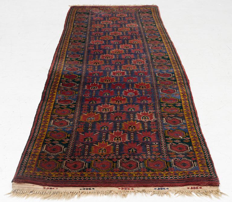 A runner carpet, Beshir, approx. 287 x 84 cm.