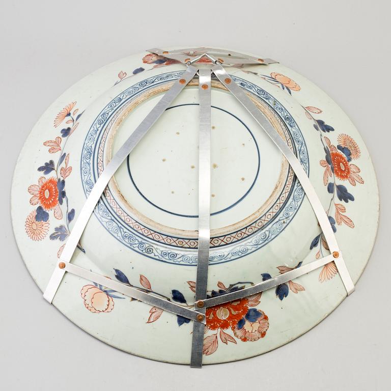 A 18th century Japanese porcelain plate.