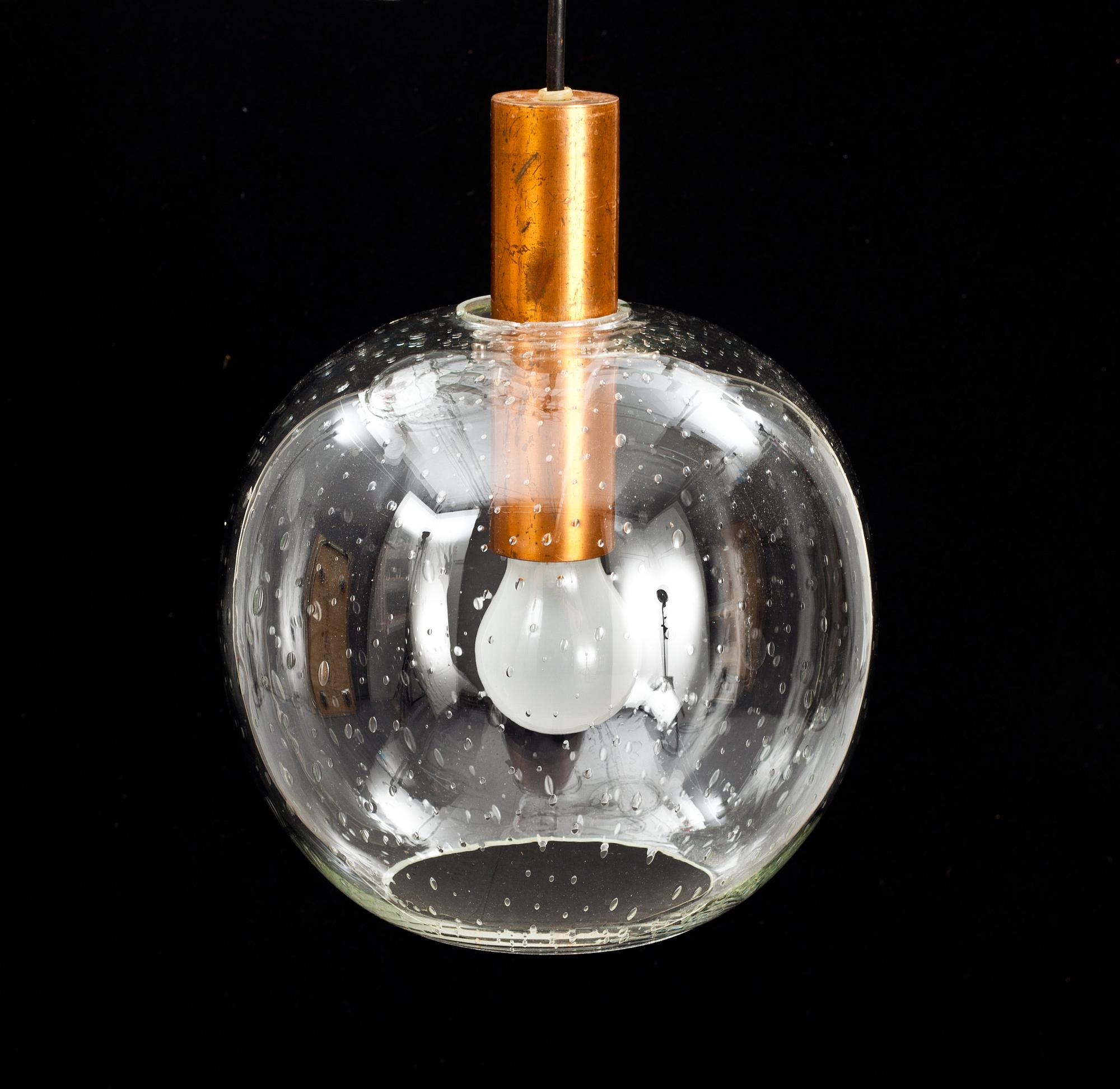 TAKLAMPOR, ett par. Höjd 30 cm.