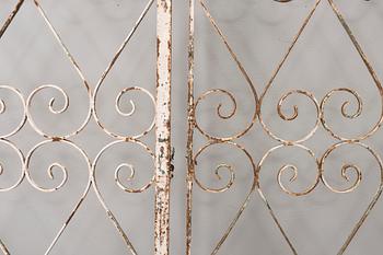 TRÄDGÅRDSGRINDAR, ett par, 1900-talets första hälft.