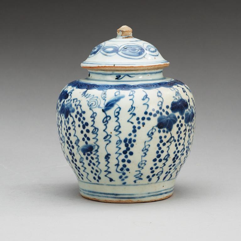 A blue and white jar with cover, Ming dynasty, Wanli. (1573-1620).