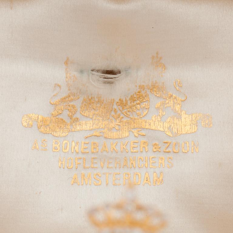 ARMRING/BROSCH med gammalslipade diamanter och safirer. Monogramdekor för Willem III och Emma Waldeck-Pyrmont.