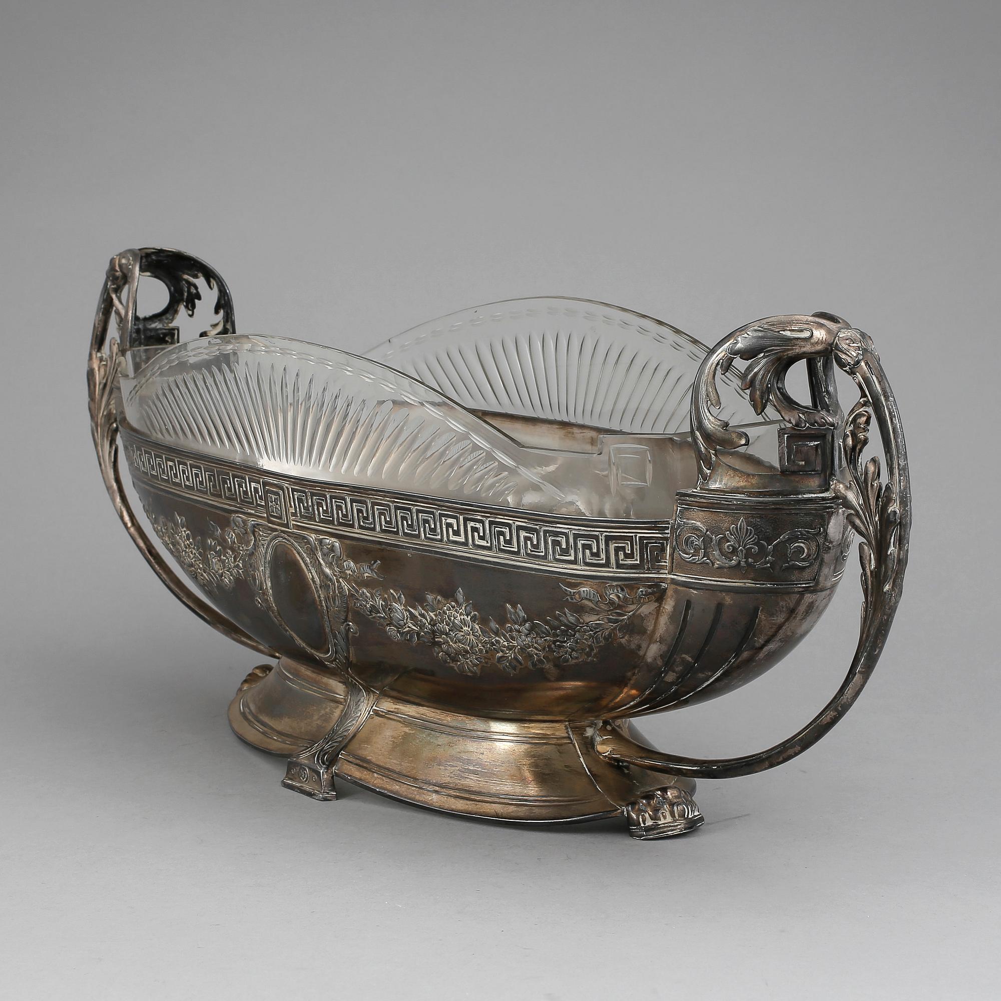JARDINJÄR, försilvrad metall och glas. WMF, 1900-talets början.