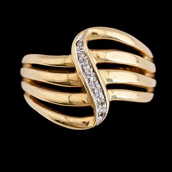 RING, 18 k guld, diamanter. Tot vikt ca 5 g.