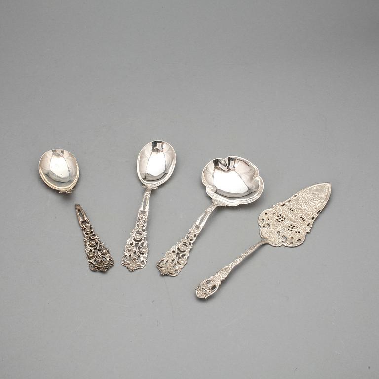 PARTI SILVER, 16 delar, bland annat Gewe Silvervarufabriken, Malmö, 1900-talets första hälft. Vikt ca 320 gram.