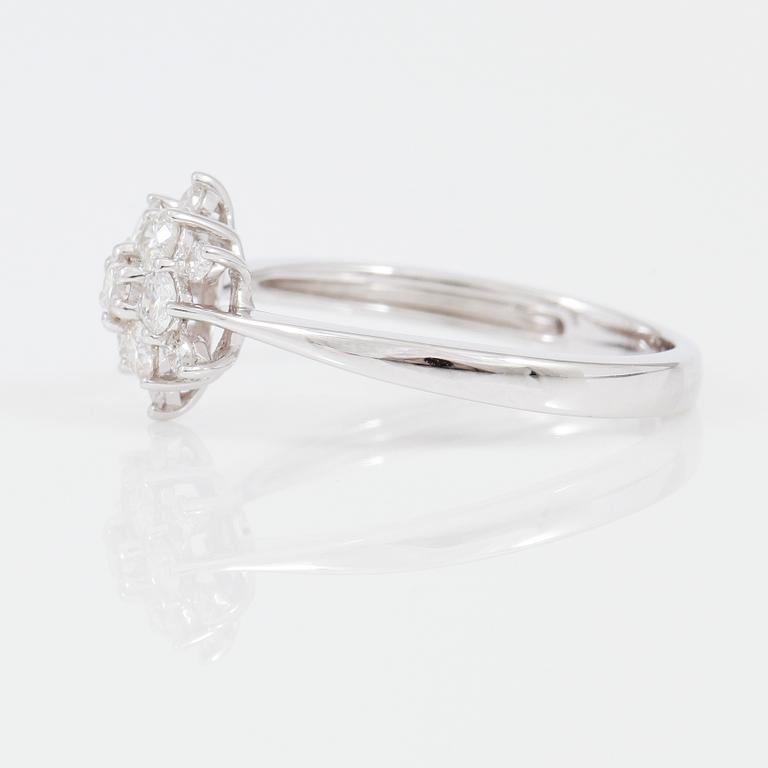 RING, briljantslipade diamanter total ca 0.40 ct.