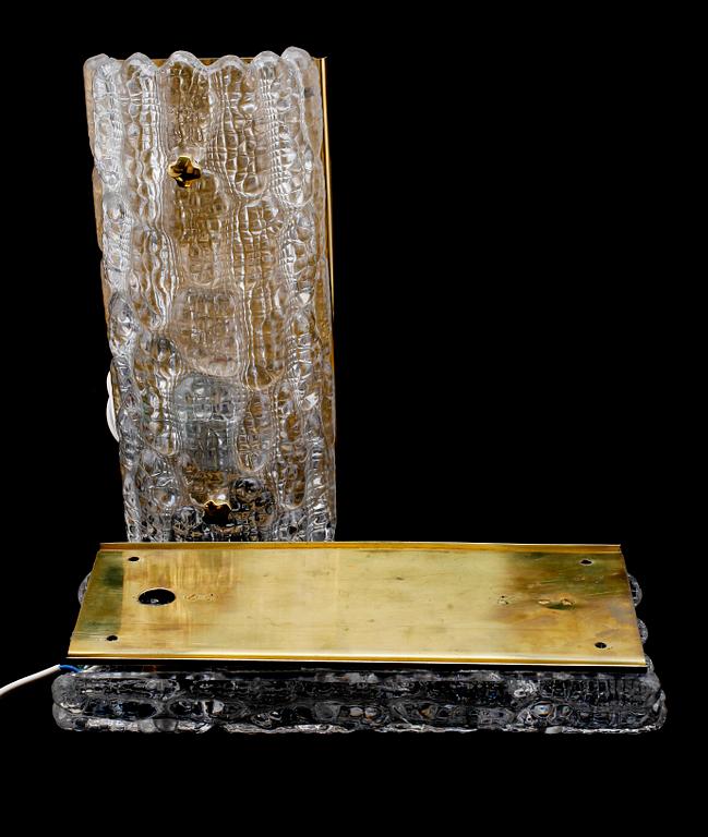 VÄGGLAMPOR, 1 par, mässing och glas, Carl Fagerlund, Orrefors.