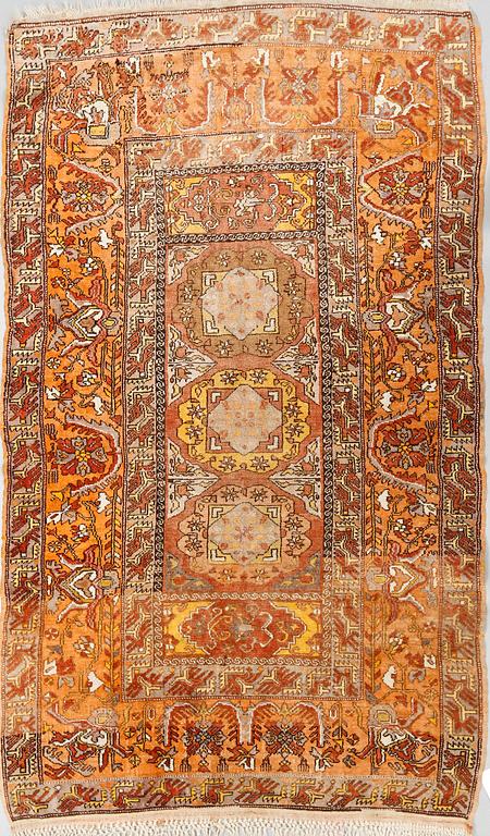 MATTA, troligen semiantik Beludj. Ca 230x135 cm.