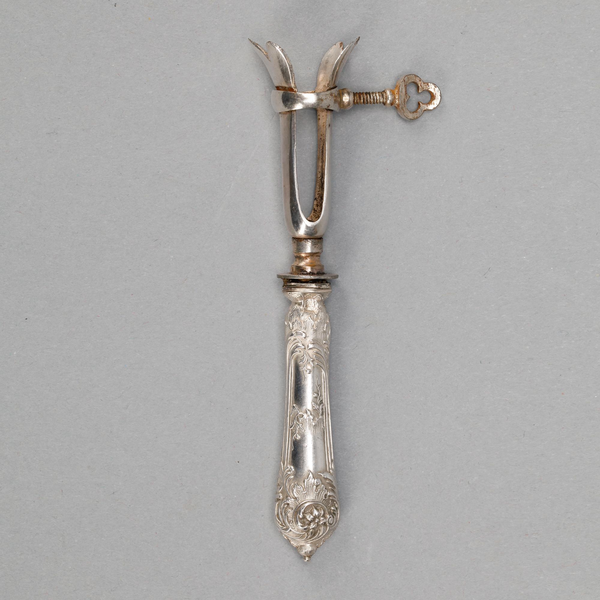 LAMMKOTLETTSHÅLLARE, 6 stycken, silver och stål, Frankrike, 1800-talets slut.
